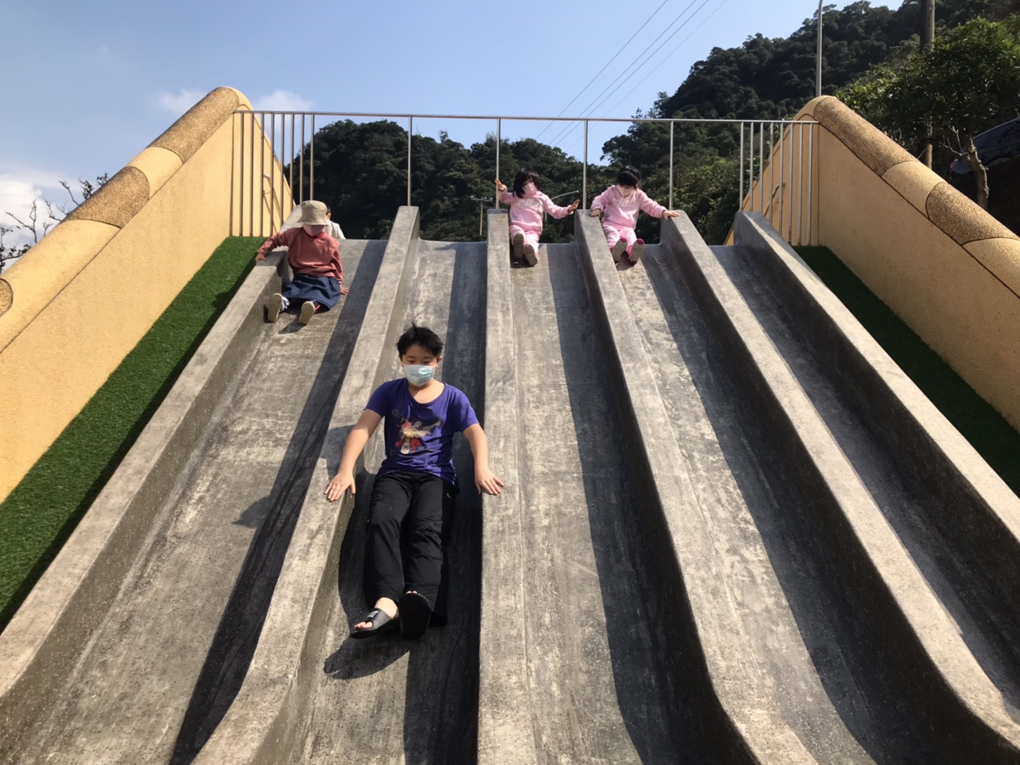萬里瑪鋉溪步道公園及兒童遊樂園