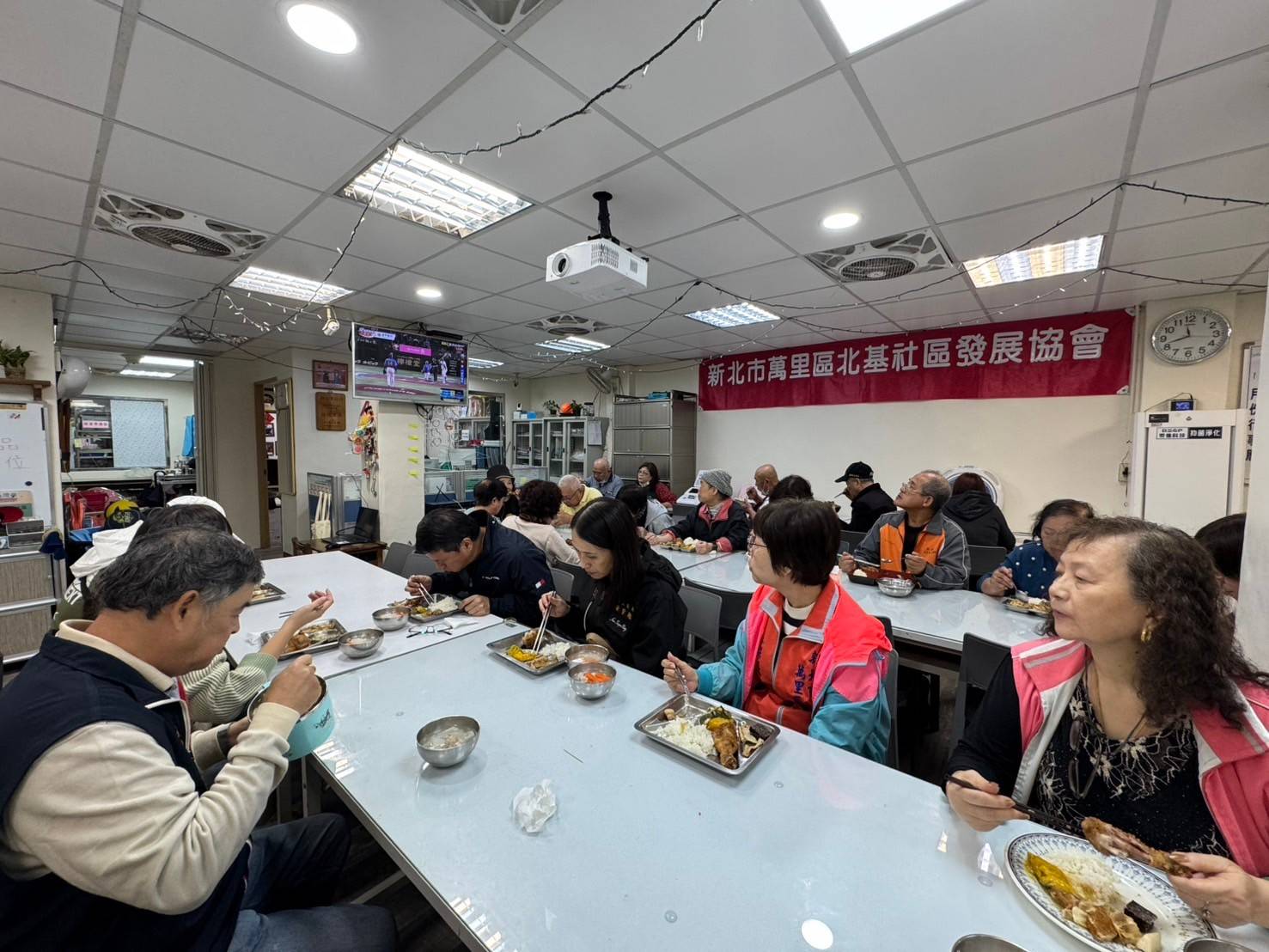 樹林紅致贈北基社區老人共餐加菜-3