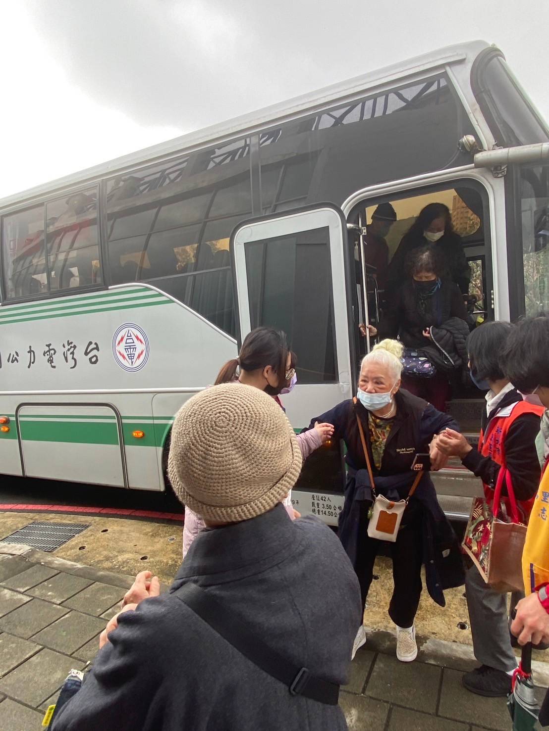 萬里區公所歲末感恩餐會　團結力量關懷弱勢-6