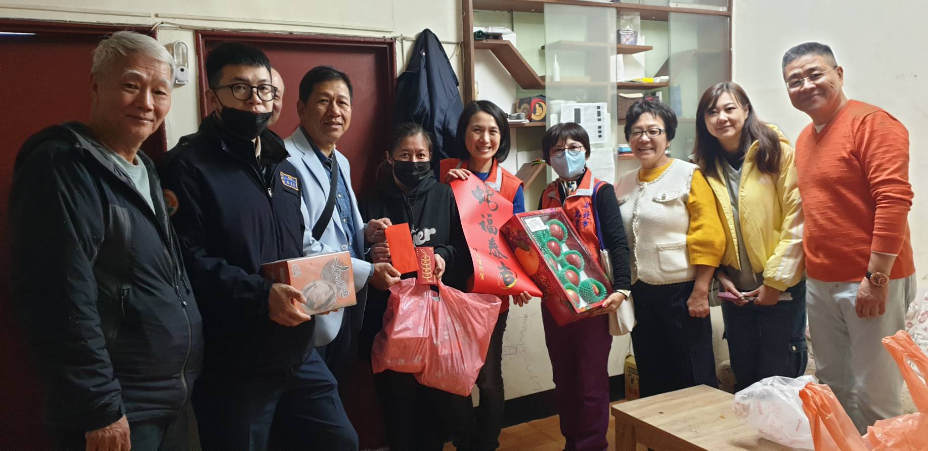台北長春扶輪社關懷邊緣戶 寒冬問暖贈送愛心物資-3