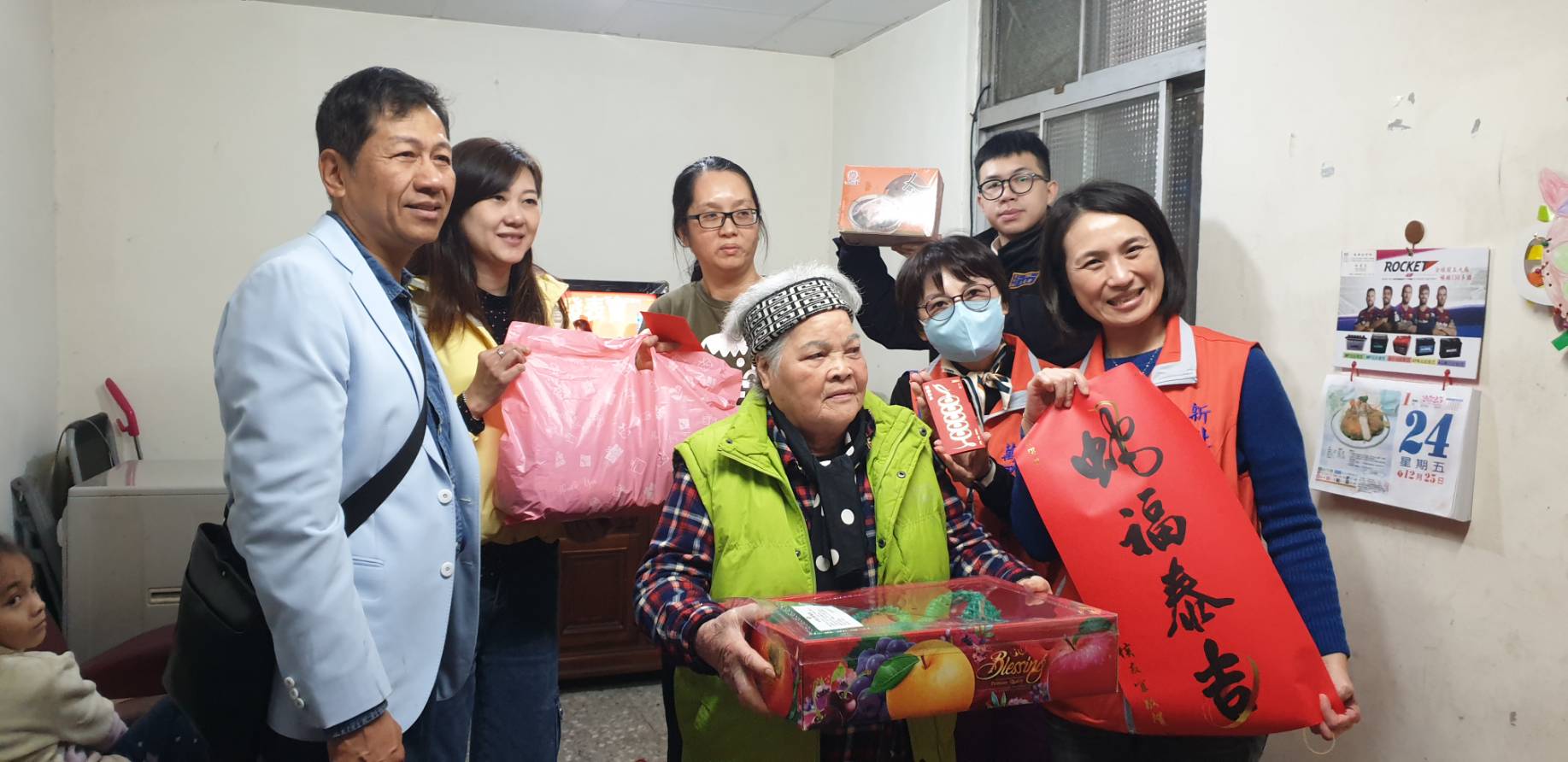 台北長春扶輪社關懷邊緣戶 寒冬問暖贈送愛心物資-5