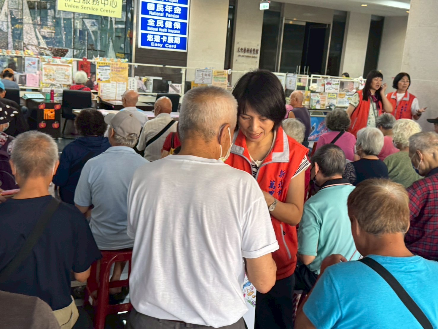 汐止宏正科技送月餅傳愛-3