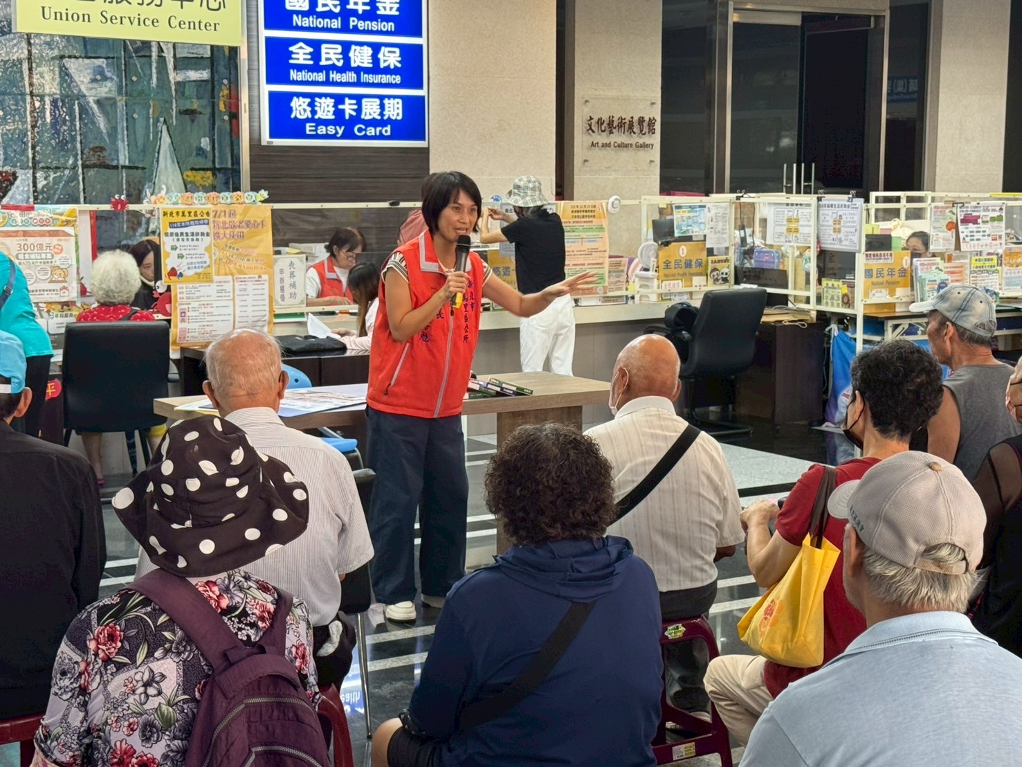 汐止宏正科技送月餅傳愛-4