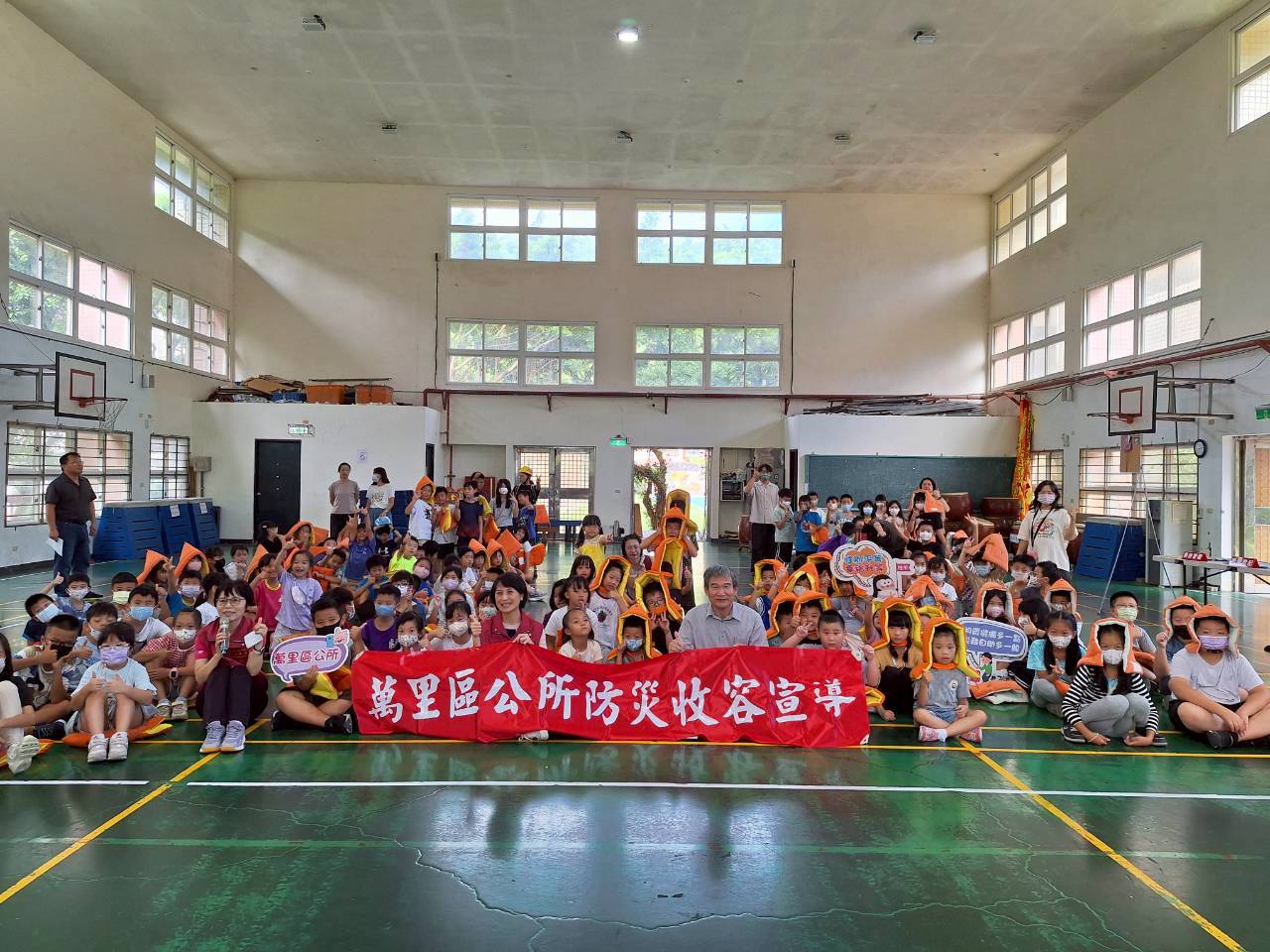 萬里區公所攜手萬里國小 校園防災實地演練-4