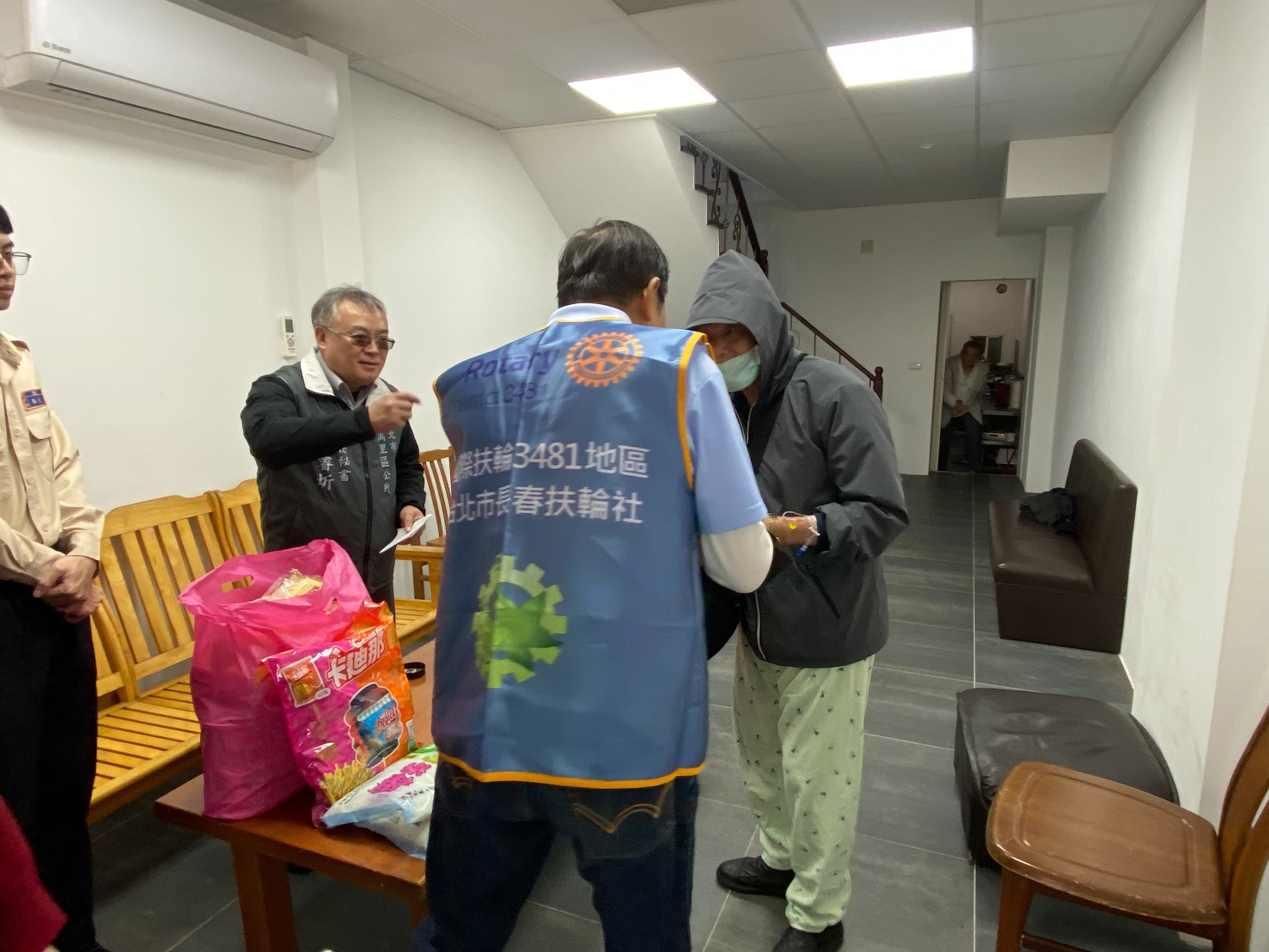 台北長春扶輪社「探訪協助萬里區邊緣戶」